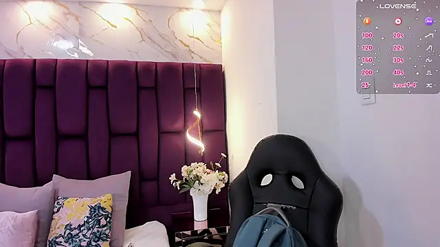 cloe spencerr online show from 11/20/25, 05:13