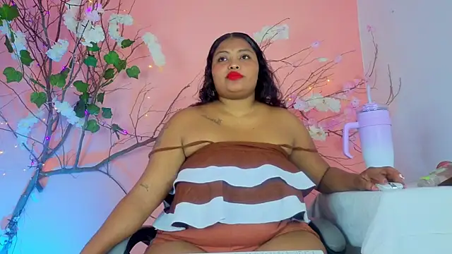 Snapshot of Cristal_hott1 chatting on 02/18/26, 08:16 Cristal hott1 online show from 02/18/26, 08:16