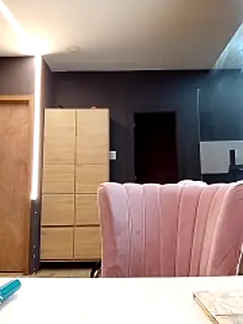 Snapshot of Cristal_hott1 chatting on 02/15/26, 07:02 Cristal hott1 online show from 02/15/26, 07:02