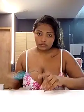 Snapshot of Cristal_hott1 chatting on 02/21/26, 07:16 Cristal hott1 online show from 02/21/26, 07:16