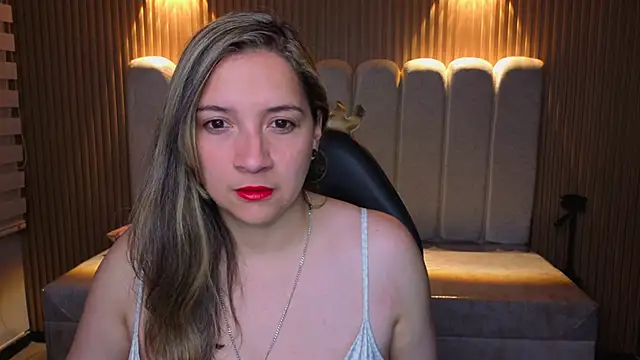 Snapshot of Agatha_bellucci_ chatting on 12/18/25, 01:55 Agatha bellucci online show from 12/18/25, 01:55