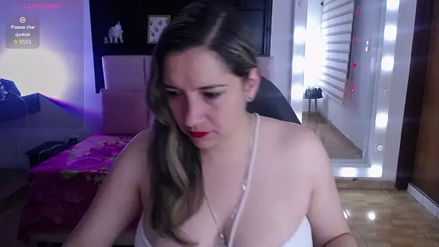 Agatha bellucci  online show from 02/11/26, 02:17