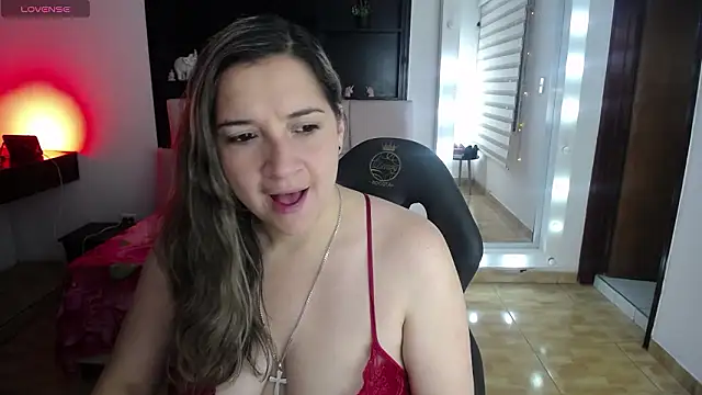 Agatha bellucci  online show from 02/17/26, 01:08