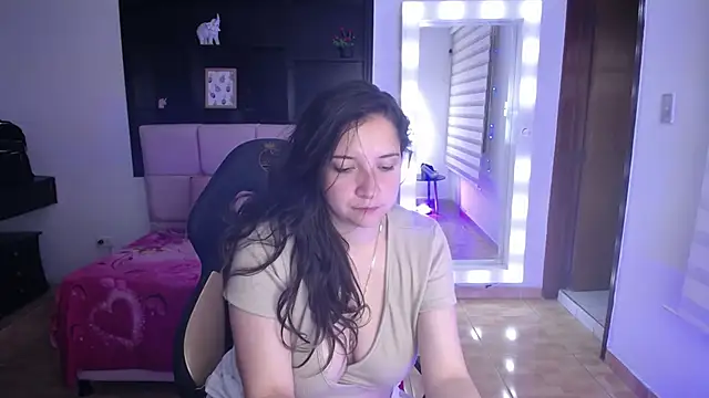 Snapshot of Agatha_bellucci_ chatting on 12/03/25, 02:49 Agatha bellucci online show from 12/03/25, 02:49