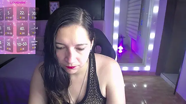 Snapshot of Agatha_bellucci_ chatting on 11/13/25, 01:04 Agatha bellucci online show from 11/13/25, 01:04