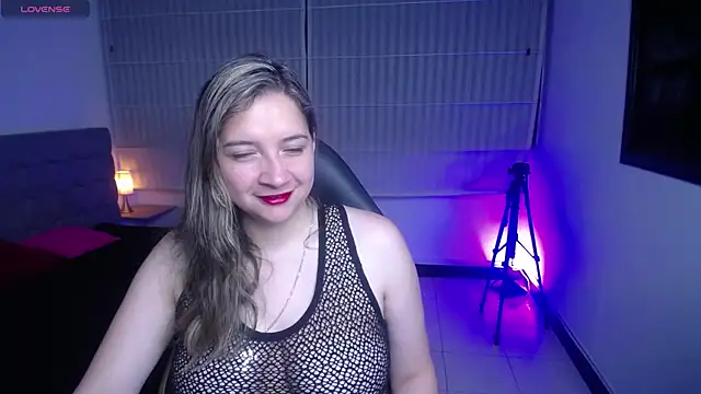 Agatha bellucci  online show from 12/22/25, 01:11