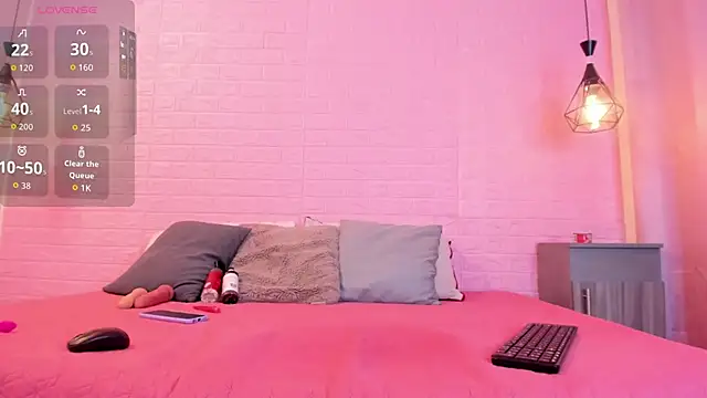 MayteLiu  online show from 09/24/25, 12:44