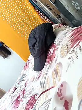 Snapshot of Bio-teacher chatting on 11/15/25, 02:37 Bio-teacher online show from 11/15/25, 02:37