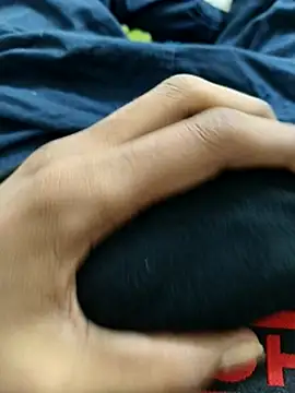 Snapshot of Bio-teacher chatting on 11/13/25, 04:00 Bio-teacher online show from 11/13/25, 04:00