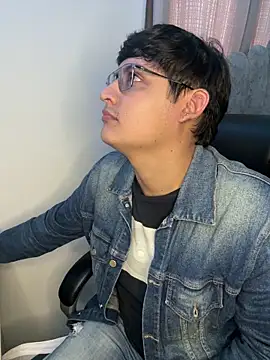 Snapshot of yesitwink_ chatting on 04/08/26, 03:35 yesitwink online show from 04/08/26, 03:35