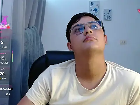 Snapshot of yesitwink_ chatting on 03/25/26, 02:12 yesitwink online show from 03/25/26, 02:12