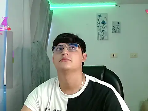 Snapshot of yesitwink_ chatting on 03/16/26, 11:07 yesitwink online show from 03/16/26, 11:07