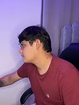 Snapshot of yesitwink_ chatting on 04/01/26, 04:47 yesitwink online show from 04/01/26, 04:47