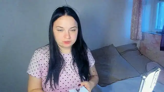 VoxxAura online show from 11/04/25, 02:10