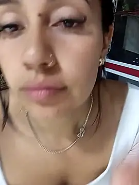 Snapshot of Nika_Hot chatting on 09/19/25, 03:32 Nika Hot online show from 09/19/25, 03:32