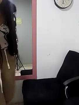 Snapshot of Nika_Hot chatting on 10/02/25, 06:33 Nika Hot online show from 10/02/25, 06:33