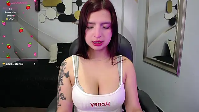 Helengolden  online show from 01/19/26, 11:25