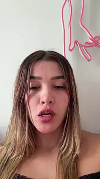 Lovejuana  online show from 11/25/25, 01:55