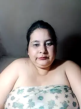 Ayma1983 online show from 11/04/25, 11:08