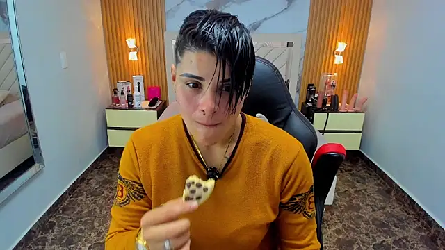 KAROLLJONES1 online show from 02/05/26, 07:21