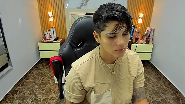 KAROLLJONES1 online show from 10/22/25, 07:57