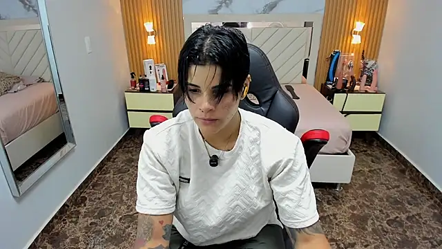 KAROLLJONES1 online show from 01/06/26, 07:18