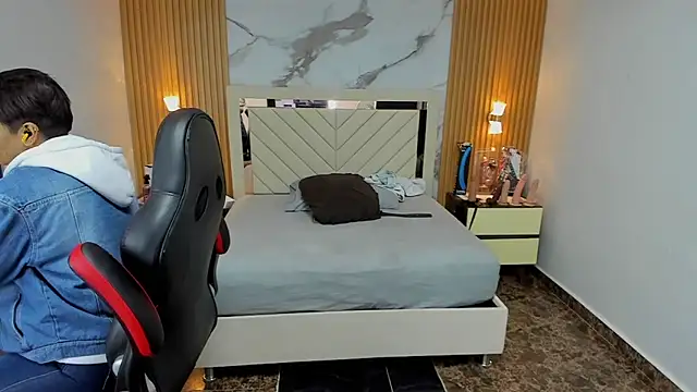 KAROLLJONES1 online show from 11/13/25, 07:29