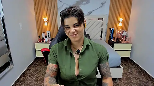 KAROLLJONES1 online show from 11/22/25, 07:46