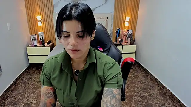 KAROLLJONES1 online show from 12/18/25, 07:18