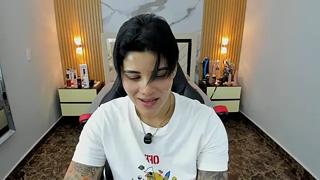 KAROLLJONES1 online show from 12/22/25, 07:36