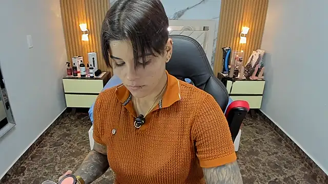 KAROLLJONES1 online show from 11/10/25, 07:52