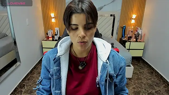 KAROLLJONES1 online show from 11/21/25, 07:57