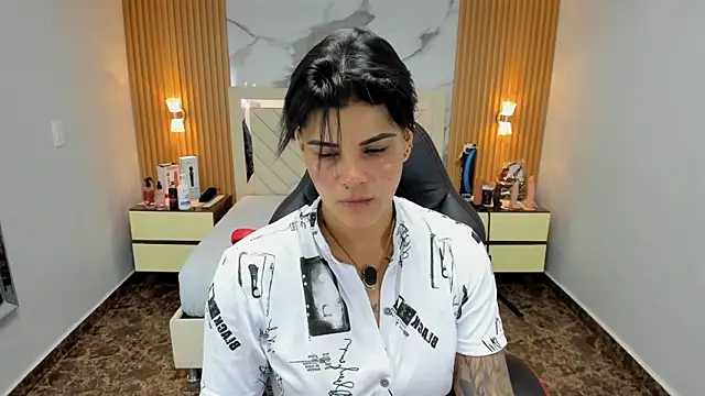 KAROLLJONES1 online show from 01/11/26, 12:45