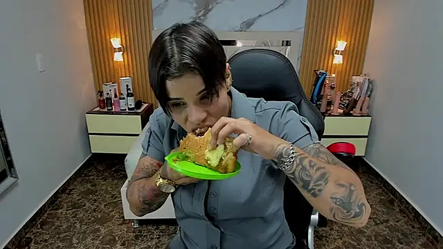 KAROLLJONES1 online show from 11/06/25, 08:02