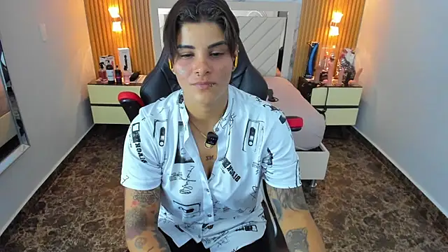 KAROLLJONES1 online show from 11/27/25, 07:36