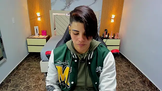 KAROLLJONES1 online show from 02/13/26, 12:27