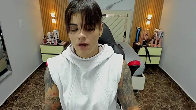 KAROLLJONES1 online show from 11/05/25, 07:28