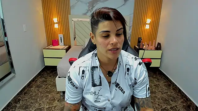 KAROLLJONES1 online show from 02/21/26, 12:40