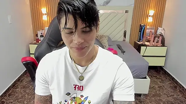 KAROLLJONES1 online show from 09/25/25, 02:39