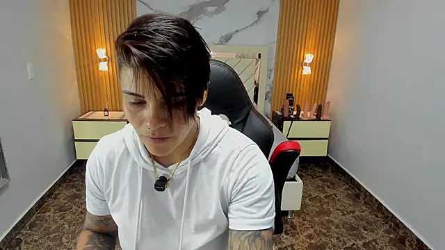 KAROLLJONES1 online show from 02/17/26, 07:33