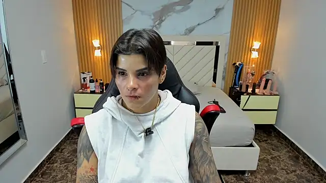 KAROLLJONES1 online show from 11/28/25, 07:36