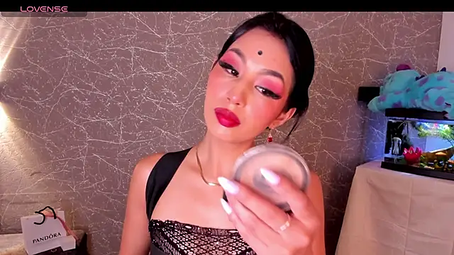 Miss Charlottet online show from 12/20/25, 03:31