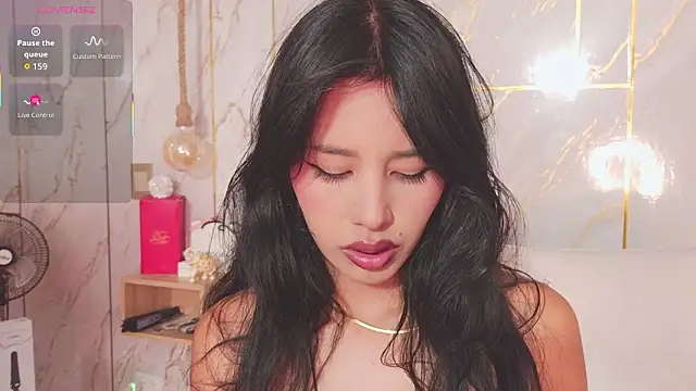 Miss Charlottet online show from 03/23/26, 08:19