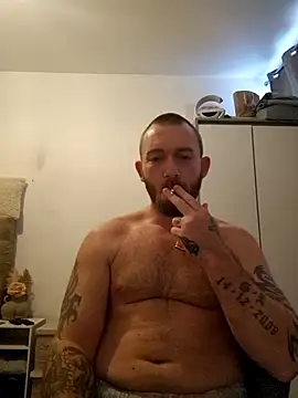 Snapshot of Mikeh609 chatting on 10/23/25, 01:21 Mikeh609 online show from 10/23/25, 01:21