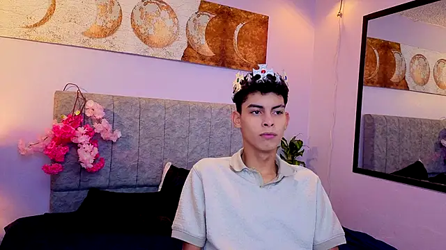 Room 69x online show from 09/22/25, 12:44