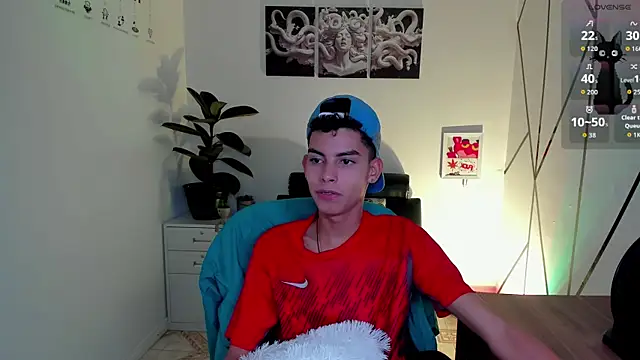 Room 69x online show from 11/02/25, 03:33