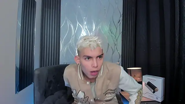 Room 69x online show from 01/10/26, 04:08