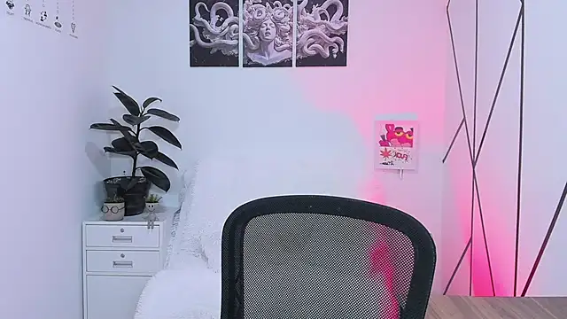 Room 69x online show from 11/18/25, 03:10