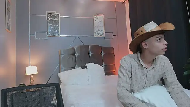 Room 69x online show from 11/12/25, 02:59