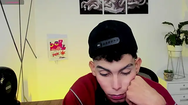 Room 69x online show from 10/12/25, 04:14